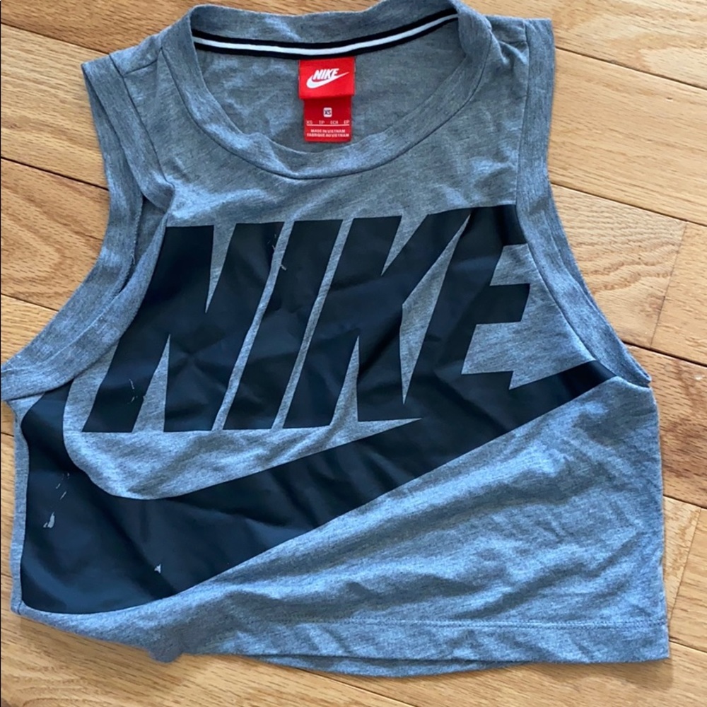 Nike crop 💪2/20%sold - Picture 1 of 5